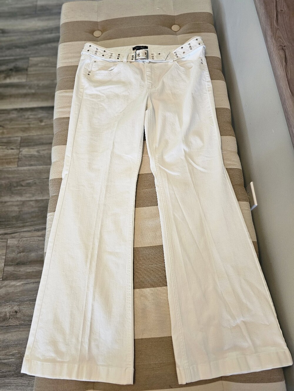 NWT 12s White House | Black Market White Wide-Leg Jeans with Stud/Bling Waist.